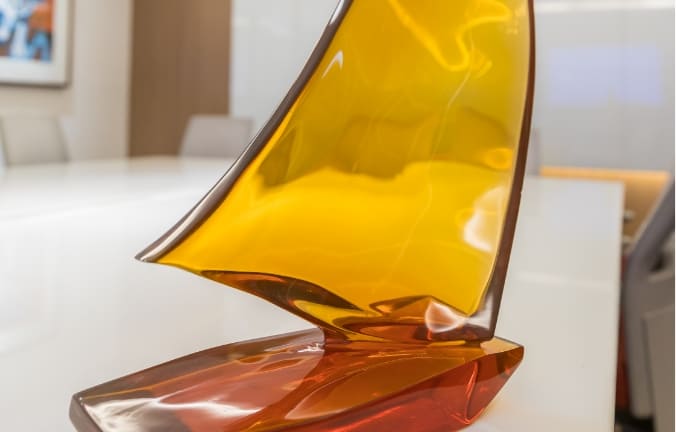 Atuação própria para o ambiente empresarial.