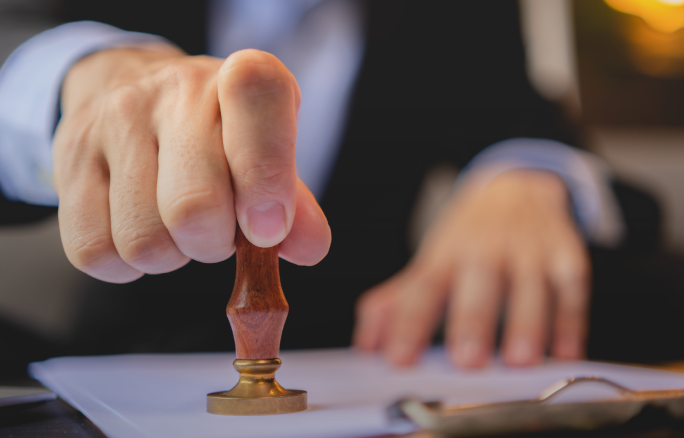 Prestação de serviços de terceirização de mão de obra e as controvérsias sobre os requisitos para a sua contratação.