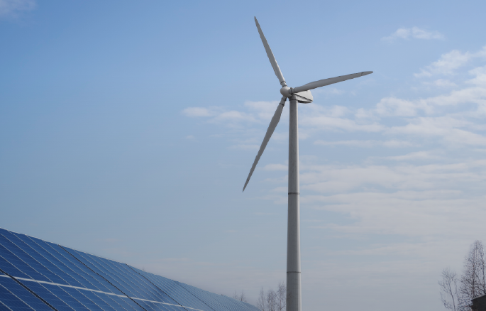 Ministério de Minas e Energia aprova plano decenal de energia 2034, com destaque em energias renováveis.