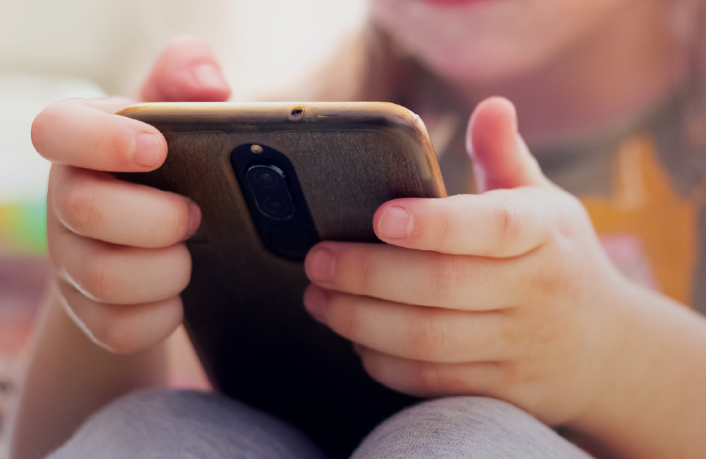 ECA Digital: mais proteção para crianças e adolescentes nas redes em 2026.